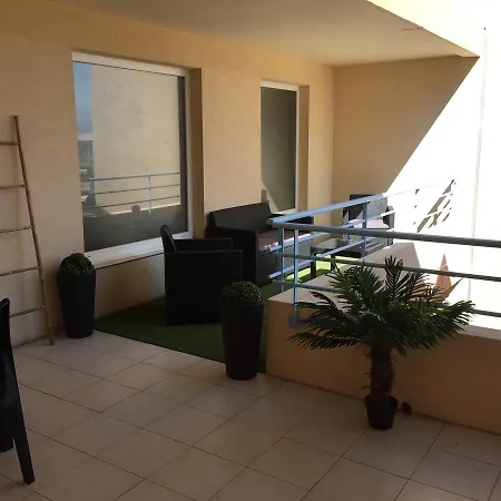 Διαμέρισμα Studio Or One Bedroom Avenue De La *