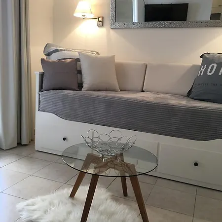 Διαμέρισμα Studio Or One Bedroom Avenue De La *